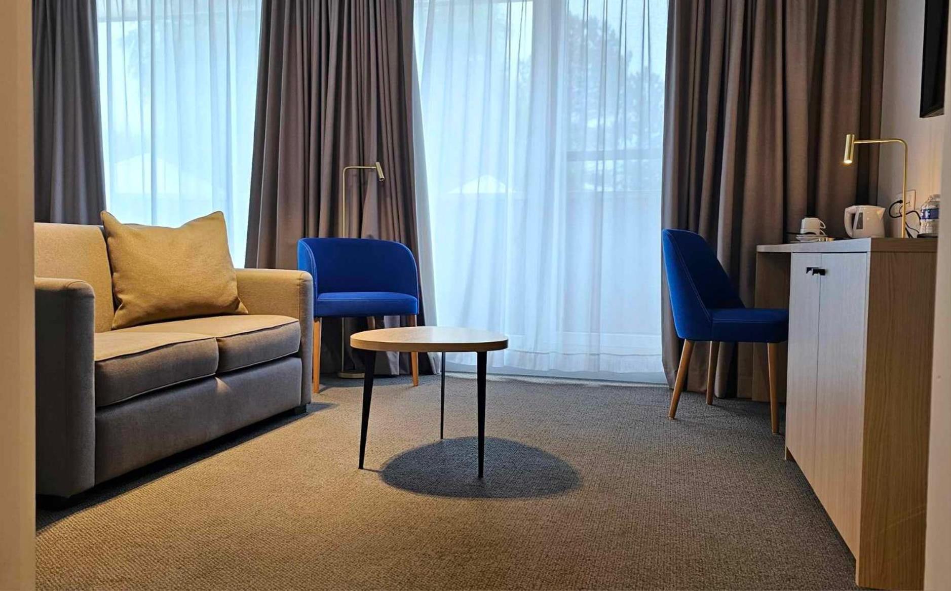 גמבלו Hotel Les 3 Cles מראה חיצוני תמונה