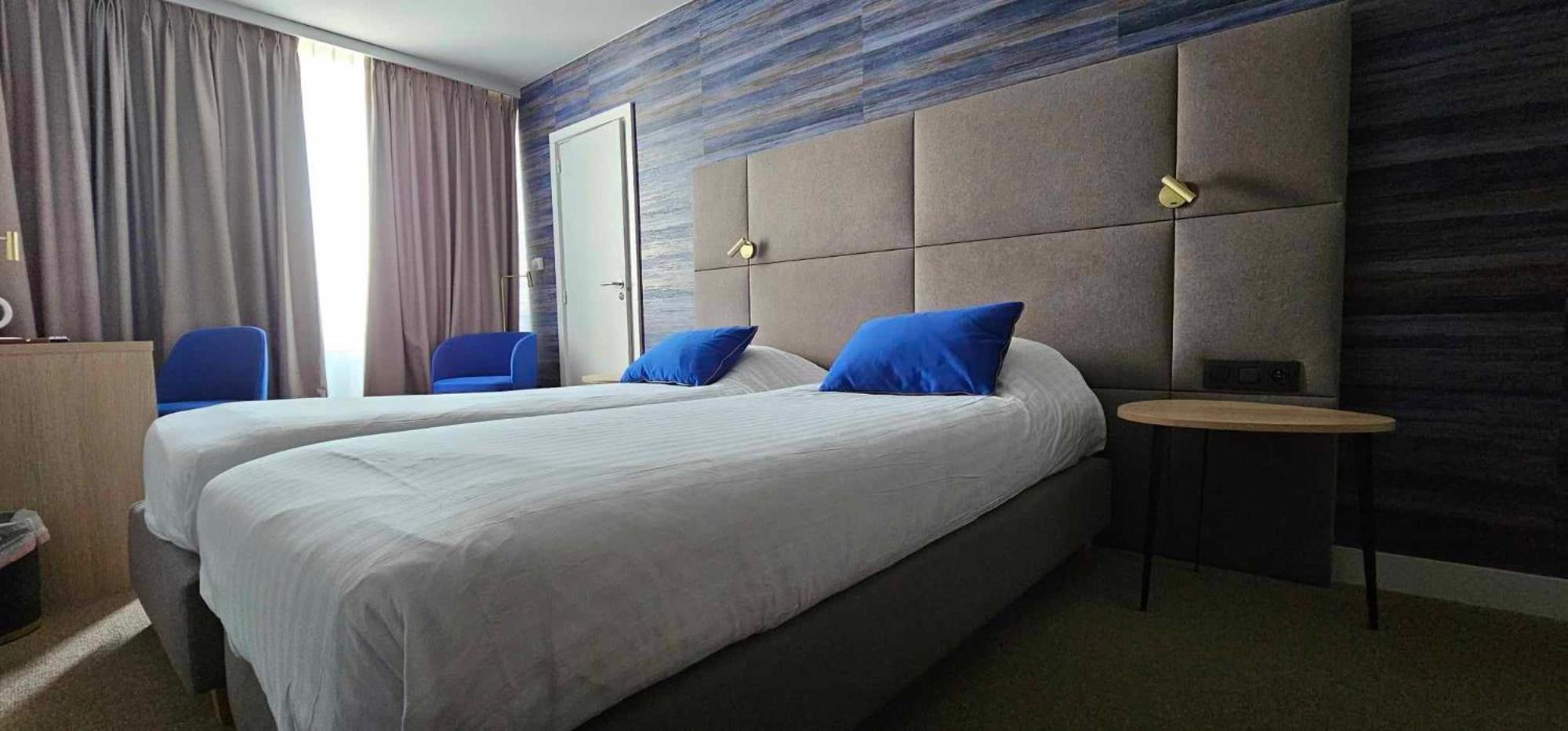 גמבלו Hotel Les 3 Cles מראה חיצוני תמונה