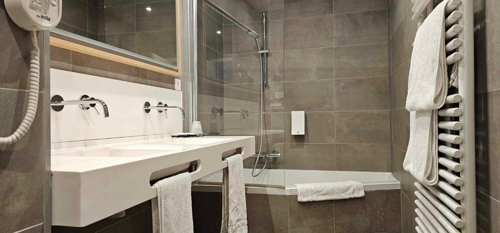 גמבלו Hotel Les 3 Cles מראה חיצוני תמונה