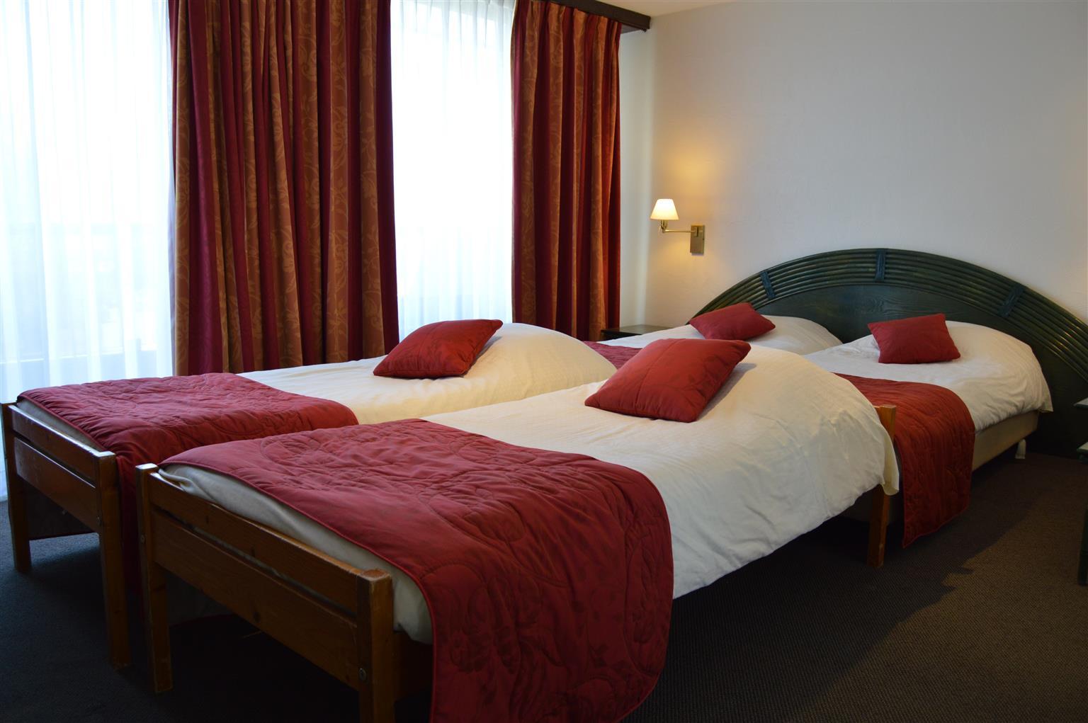גמבלו Hotel Les 3 Cles מראה חיצוני תמונה