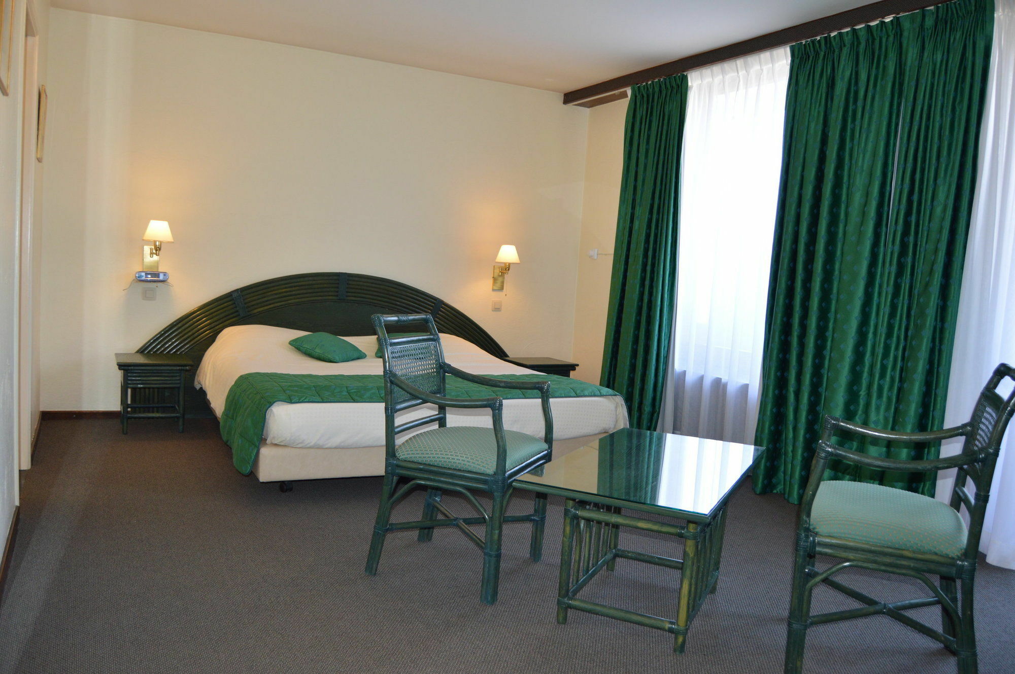 גמבלו Hotel Les 3 Cles מראה חיצוני תמונה